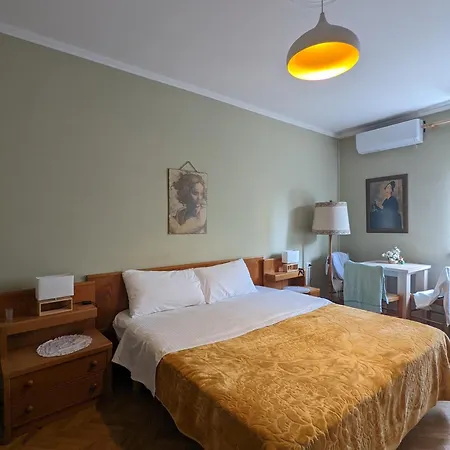 Vintage In Center Апартаменты Тирана