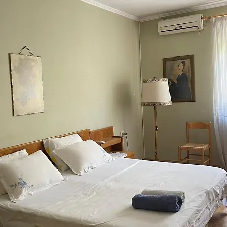 Apartment Vintage In Center Tirana