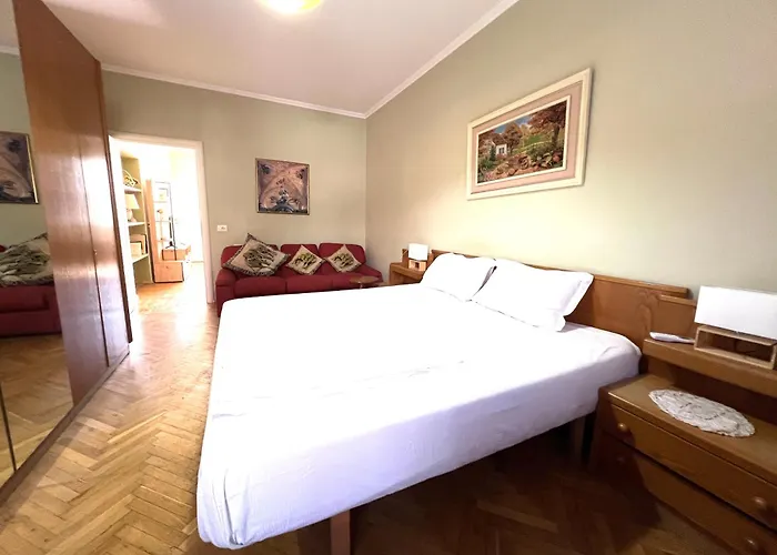 Apartment Vintage In Center Tirana