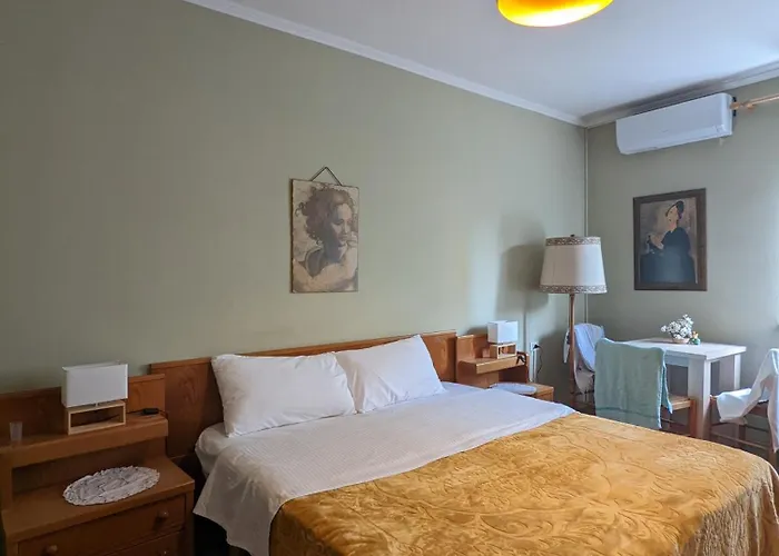 Vintage In Center Apartment Tirana